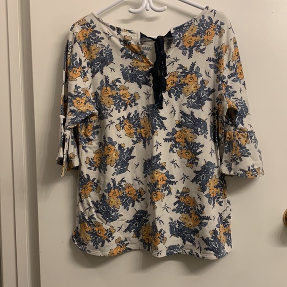 3/4 length shirt. Size Large. Brand is Faith and Joy. - Picture 2 of 2